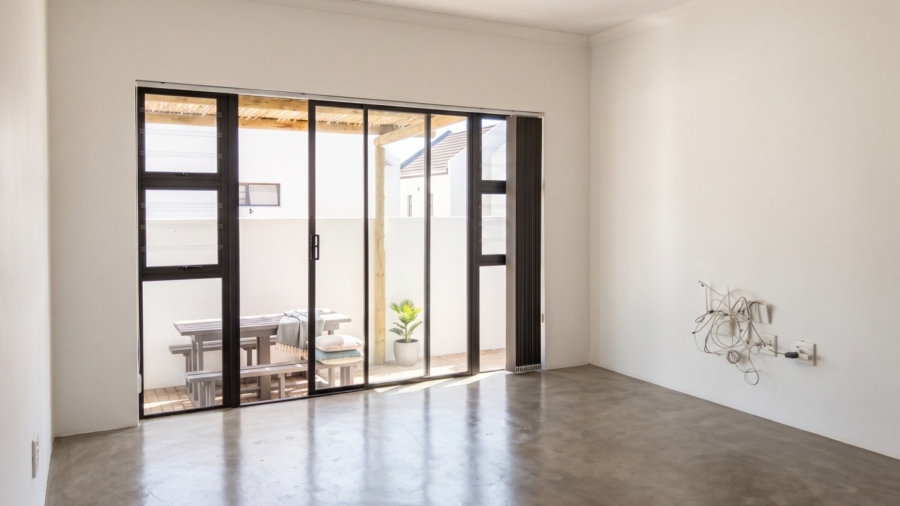 To Let 3 Bedroom Property for Rent in Golden Mile Western Cape